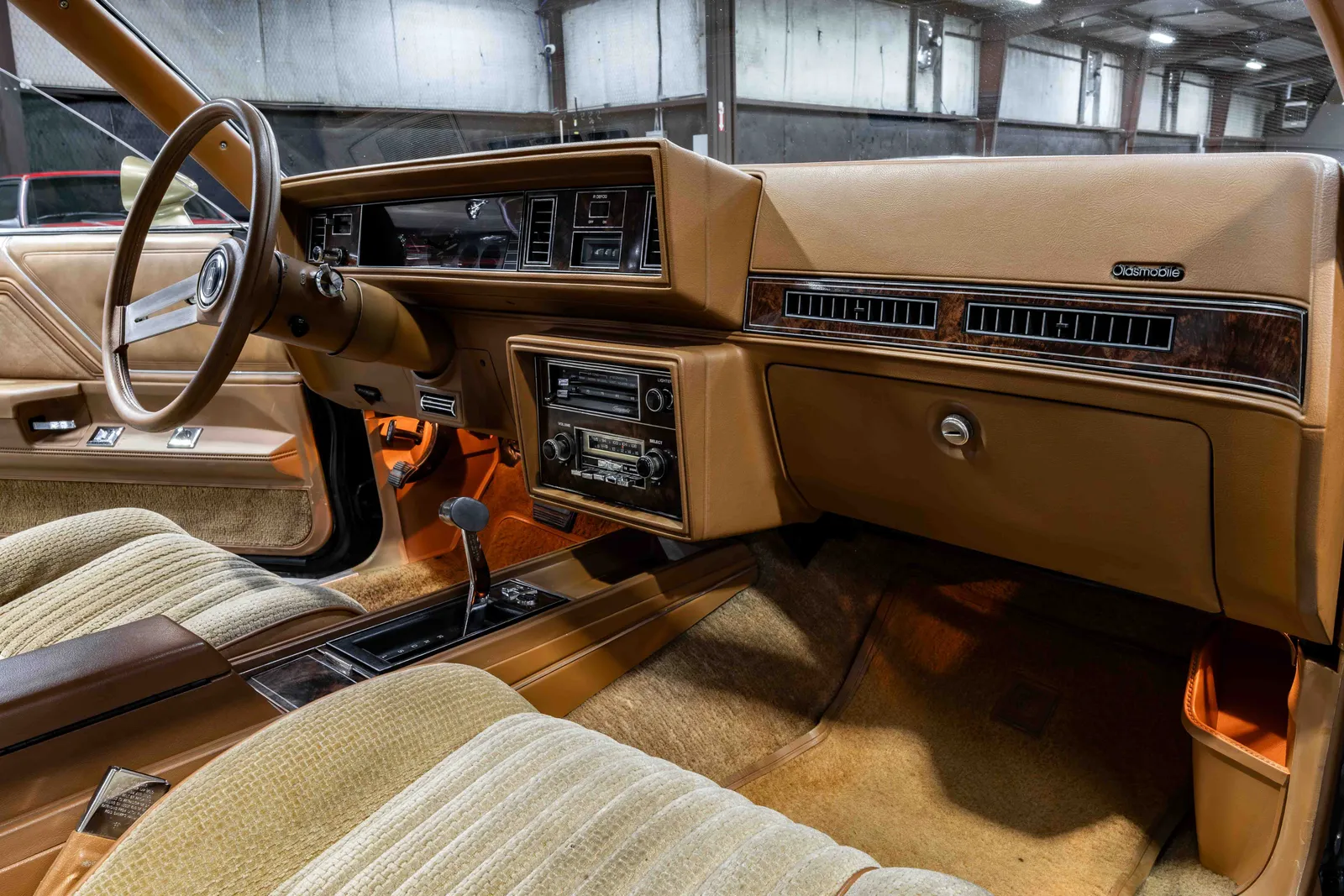 16_1979-Oldsmobile-W30-Black and Gold-536930-52.jpg